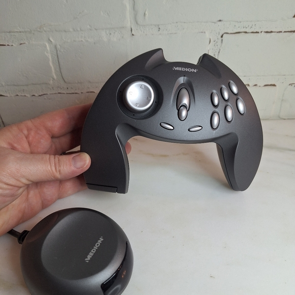 Rare Medion PC USB Joypad Controller with Wireless Receiver Dongle MD604 - Picture 2 of 4